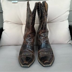 Artiat Studded Cowgirl boots